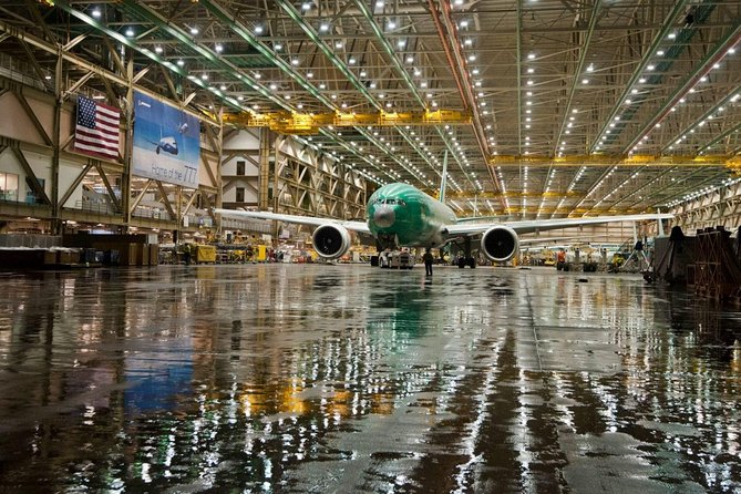 Boeing Factory Tour with Guided Transport from Seattle - Boeing in Everett, plus a Seattle coach ride that actually matters