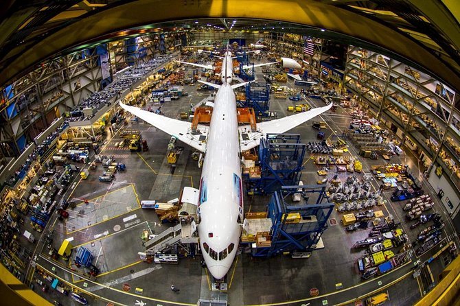 Boeing Factory Tour with Guided Transport from Seattle - Aerospace Gallery and the flight simulator: your hands-on payoff