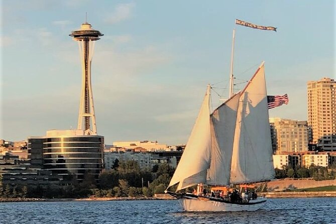 Brunch Cruise with Buffet in Washington - The Crew Experience: Friendly Service and a Chance to Join In
