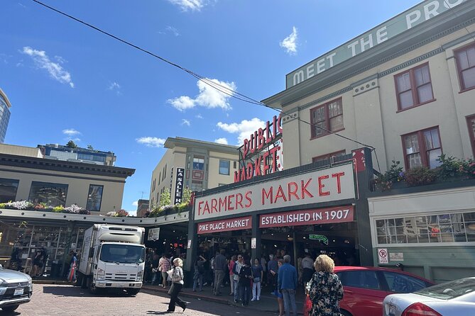 Downtown Seattle Self-Guided Walking Audio Tour - Stop 4: Smith Tower and the cast iron cable car connection