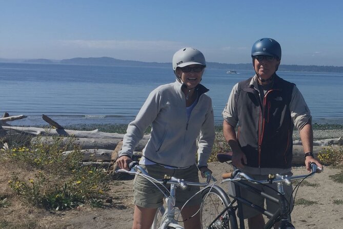 Emerald City Bicycle Tour - South Lake Union: cyclists’ signals, houseboats, and seaplanes