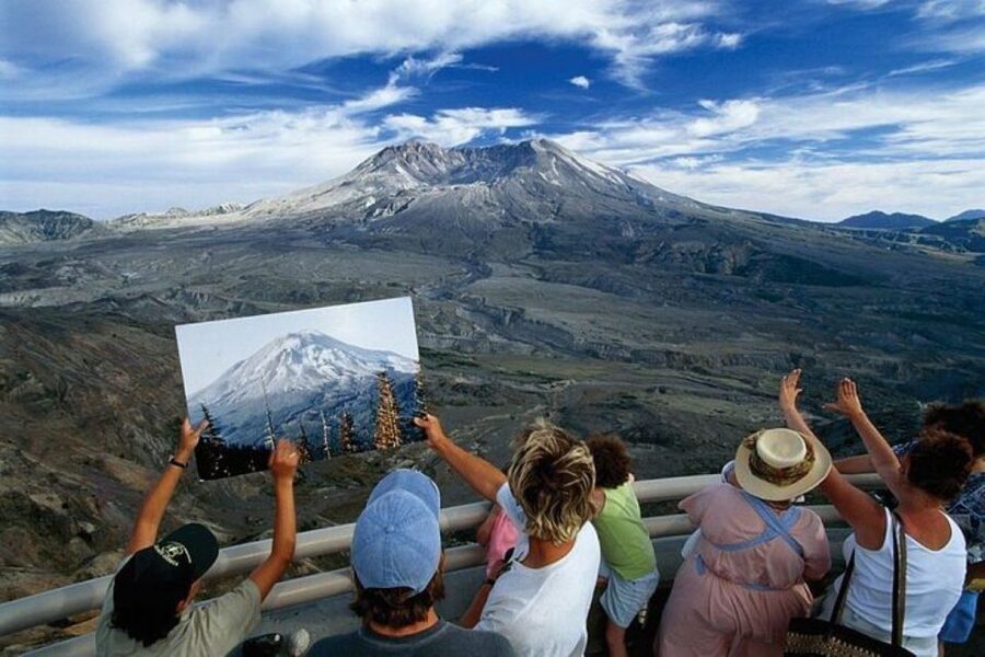 From Seattle: Mt Saint Helen Tour - Coldwater Lake: reforestation and wildlife time (1 hour)