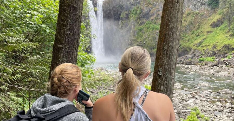 From Seattle: Snoqualmie Falls and Wineries Tour w/ Transfer - Woodinville Wineries: 2.5 Hours in the Tasting Zone