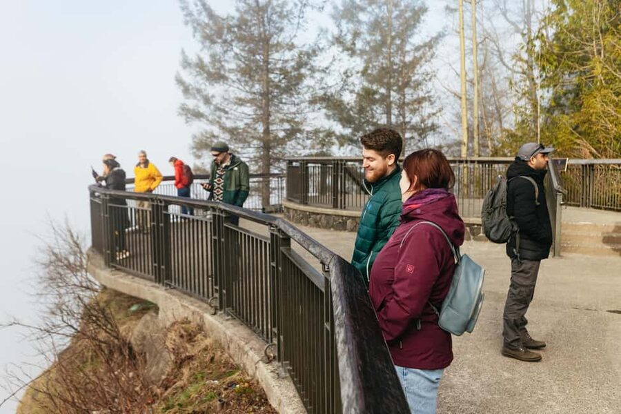 From Seattle: Visit Snoqualmie Falls and Hike to Twin Falls - Morning Seattle to Snoqualmie Falls and Twin Falls: how the 4-hour format feels