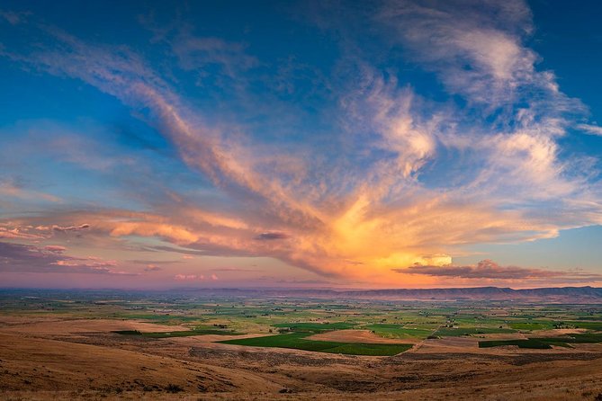 Hike Mt. Rainier & Taste Yakima Valley Wine: All-Inclusive Day Tour from Seattle - Small-Group Format: Why Max 10 Changes the Whole Day