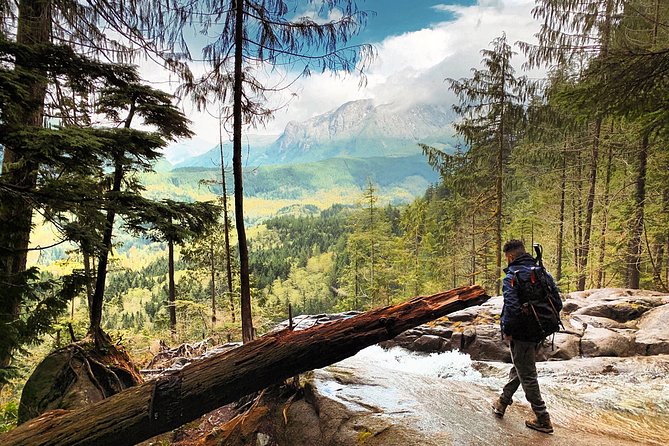 Hike the Gorgeous Trails in Washington - Included gear and what to pack anyway
