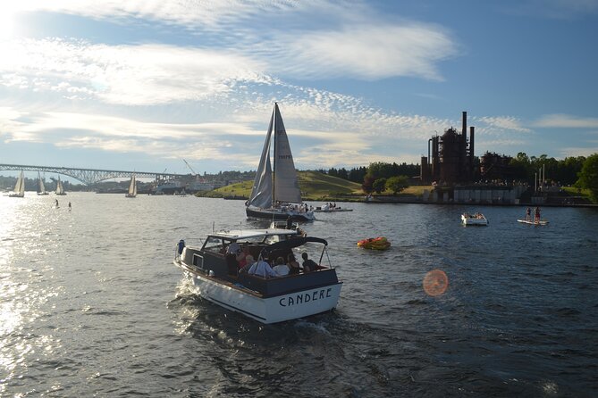 One Hour Social Sightseeing Cruise - BYOB! - What You’ll See: Sea Planes, Floating Homes, and the Seattle Icons