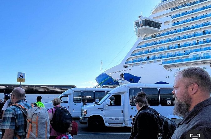 One-Way Seattle Airport Transfer Service - Clean Mercedes Vans and Driver Help You Actually Feel