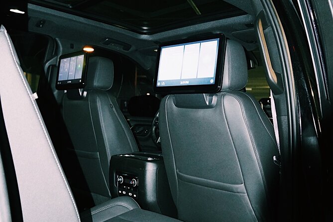 Seattle Arrival Chauffeur Driven Transport by Executive SUV - Why a private SEA-to-Downtown transfer beats the scramble