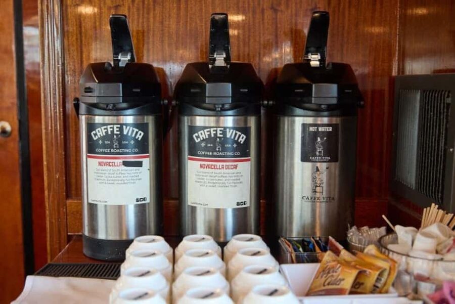 Seattle: Brunch Cruise - Music, narration, and the on-board vibe you should expect