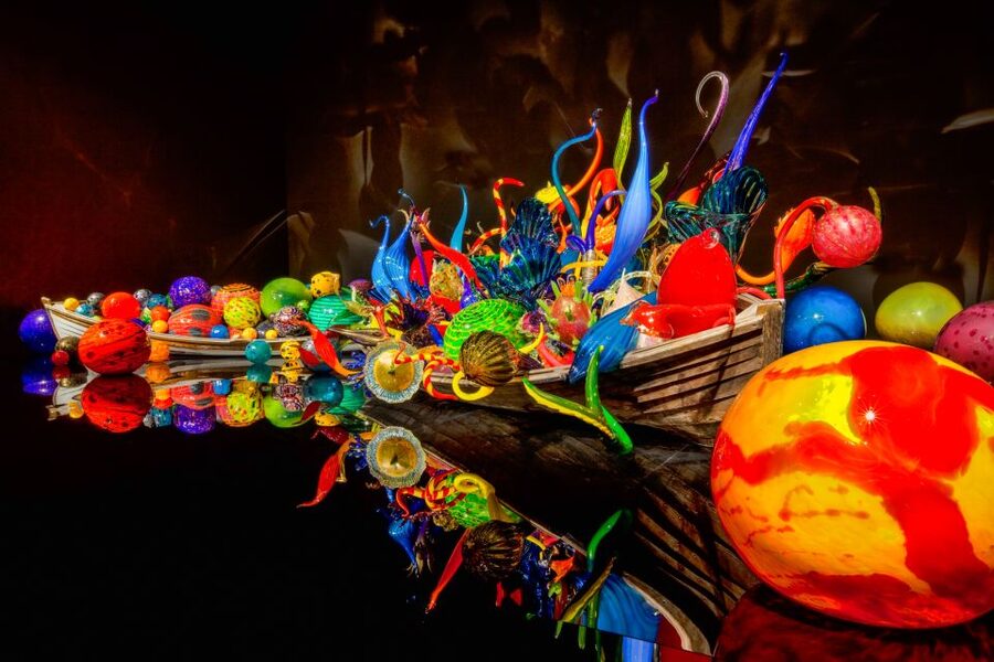 Seattle: Chihuly Garden and Glass Entry Ticket - Photo Downloads, Food, and Craft Cocktails Between Rooms
