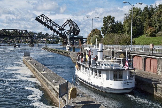 Seattle City and Snoqualmie Falls Half-Day Guided Tour - Fishermen’s Terminal or the Ballard Locks (seasonal reality)