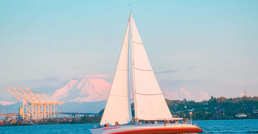 Seattle: Elliott Bay Sailing Cruise - Packing list and deck rules: keep it simple and deck-friendly