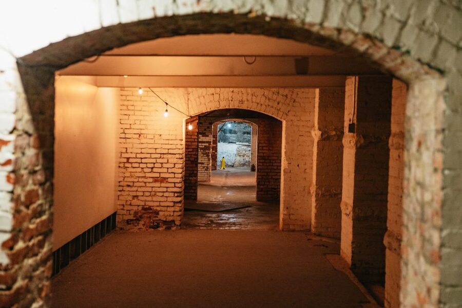 Seattle: Guided Underground Walking Tour - Key things you’ll notice on the Beneath the Streets tour