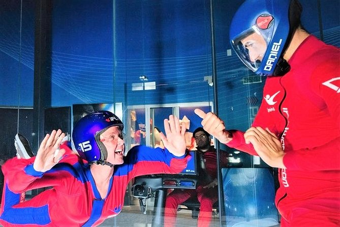 Seattle Indoor Skydiving Experience with 2 Flights & Personalized Certificate - Entering the Wind-Tunnel Physics: What the Air Does to Your Body