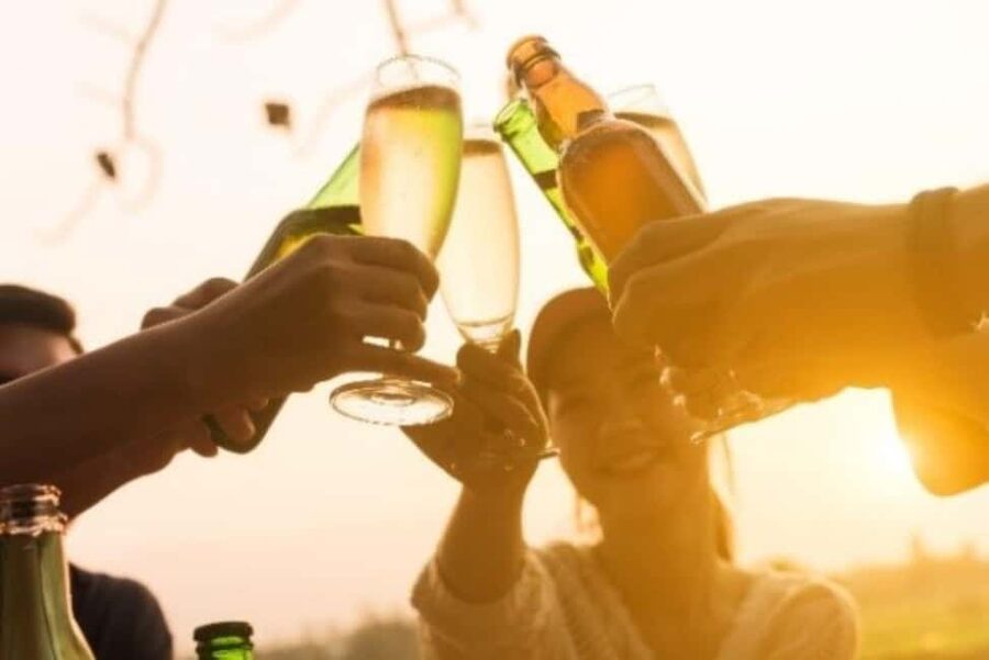 Seattle: Lake Union Happy Hour Cruise - Happy hour on deck: how the experience actually feels