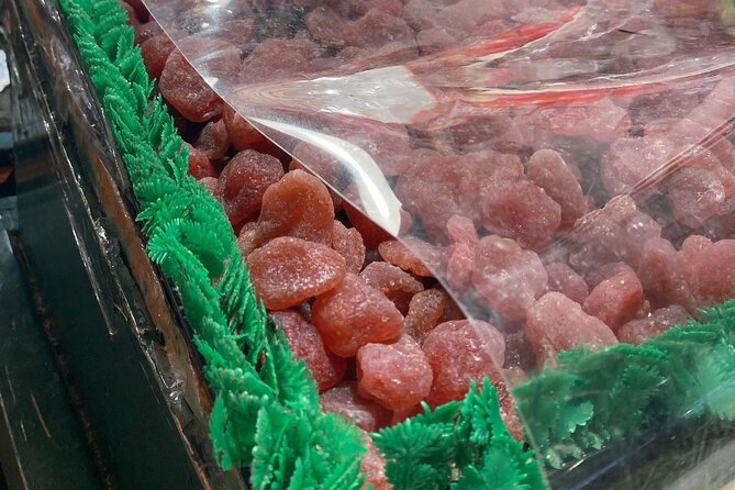 Seattle Pike Market Food Tour with 8 Authentic & Local Tastings - Stop 2: Pike Place Honey Sticks for a Quick Seattle Sweet