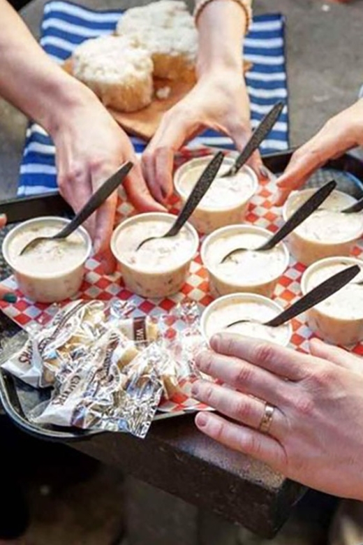 Seattle: Pike Place Market Guided Tasting Tour - Use your discount card like a local