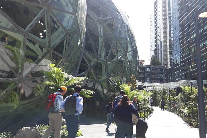 Seattle Private Tour for 2-5 - Ballard Locks and the waterfront: a calm pause with real wildlife