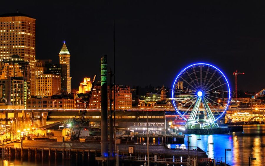 Seattle: Scenic Night Tour with Space Needle & Skywheel - Seattle at night: Great views, guided just enough