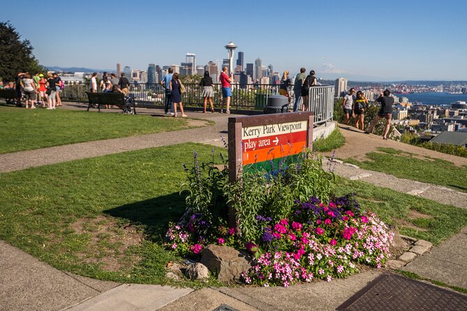 Seattle Scenic Panoramic Tour - Lake Union Park: an urban break with history nearby
