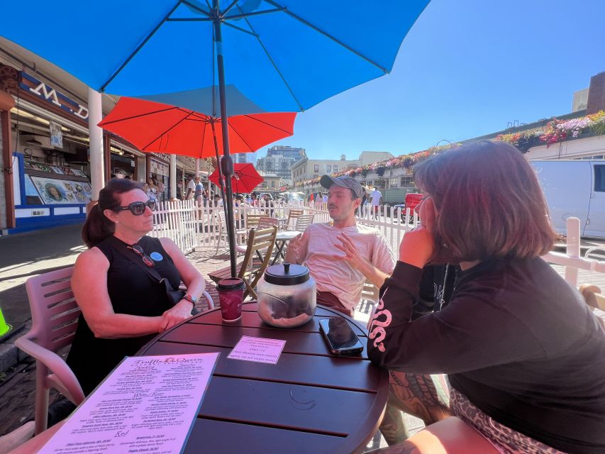 Seattle: Signature Cocktail Tour - The Guide Role: Stories, Device Time, and How to Get the Best Out of It