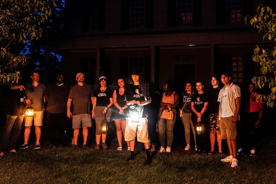 Seattle: Terrors and Ghosts Guided Walking Tour - The guides matter: what to listen for during the walk