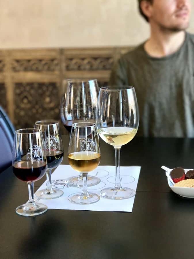 Seattle: Wine, Cheese and Chocolate Pairing Tour - Pike Place Market: quick bites that add real Seattle texture