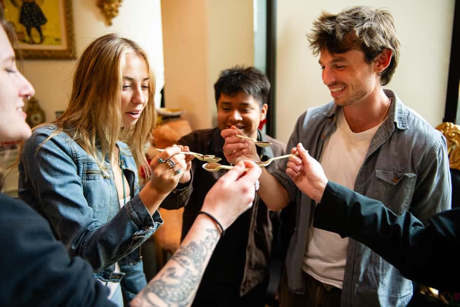 Seattle: Wine, Cheese and Chocolate Pairing Tour - Getting oriented: the 150-minute rhythm and the starting point