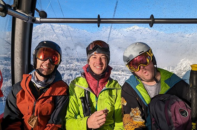 Shuttle to Snoqualmie Pass Ski and Snowboard - The Group Size Effect: Smooth Pickup and Less Time Lost