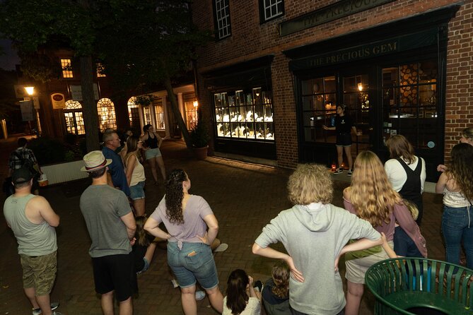 Sinister Sins, Scandal, and Shadows: Seattle Ghost Tour - Guides, pacing, and why the night can feel different