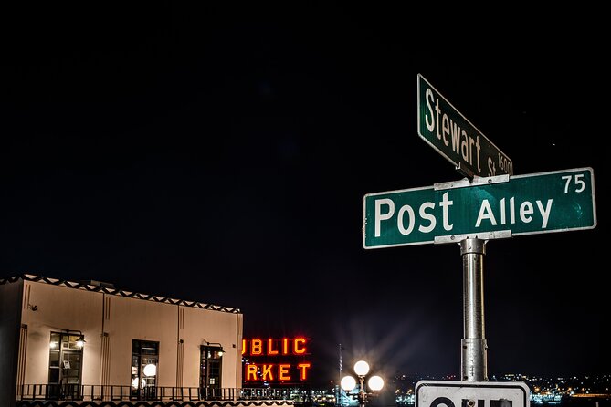 Sinister Sins, Scandal, and Shadows: Seattle Ghost Tour - What to pack for Seattle night walking