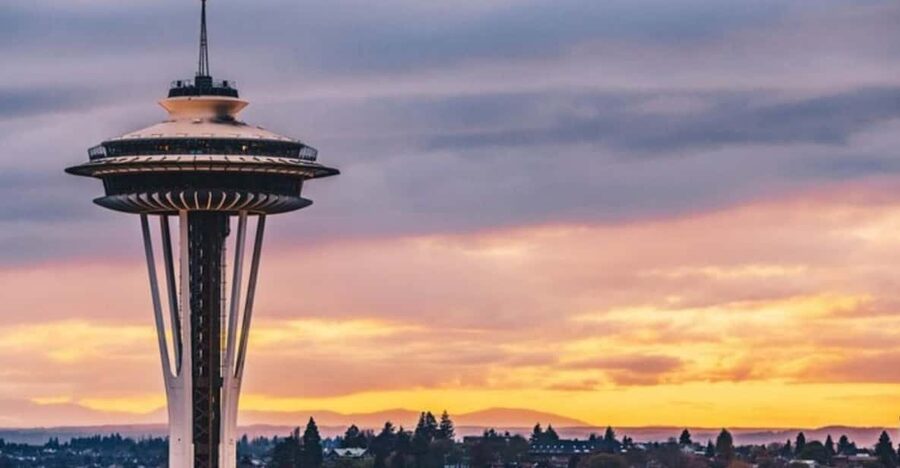 Small Group Seattle Day Tour with Major Attractions,Tea&Deli - The Amazon Spheres pass-by: quick wow, no pressure
