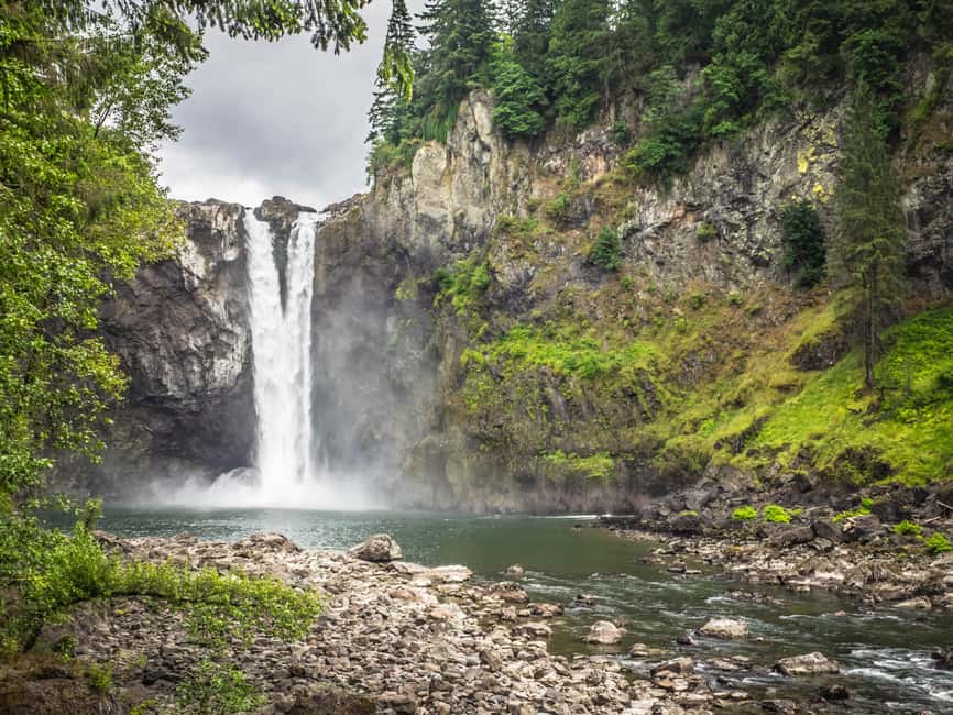 Snoqualmie, Twin Falls & Ancient Forest (Transport Included) - Jonny’s guiding style: facts, patience, and real-world adjustments