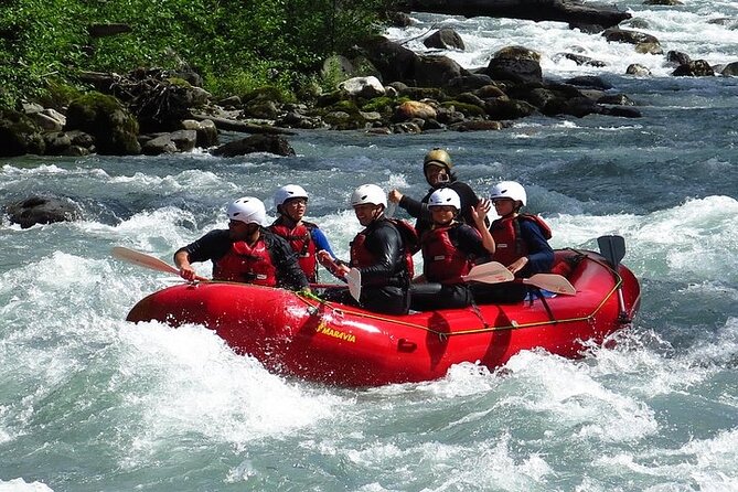 Upper Skagit Introductory Whitewater Rafting Trip - What’s included: gear, safety, and even hypothermia support